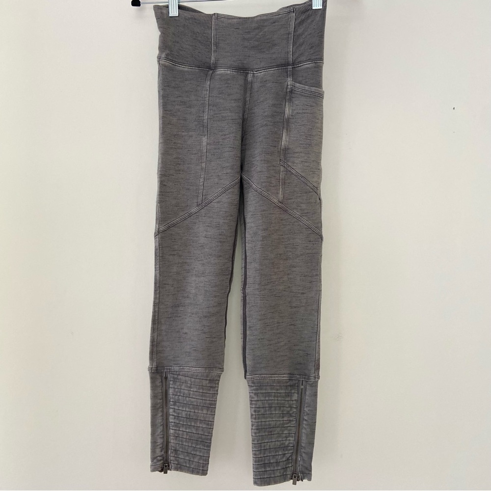 Free People Movement Leggings Distressed Gray with Pockets and Zippers Size XS